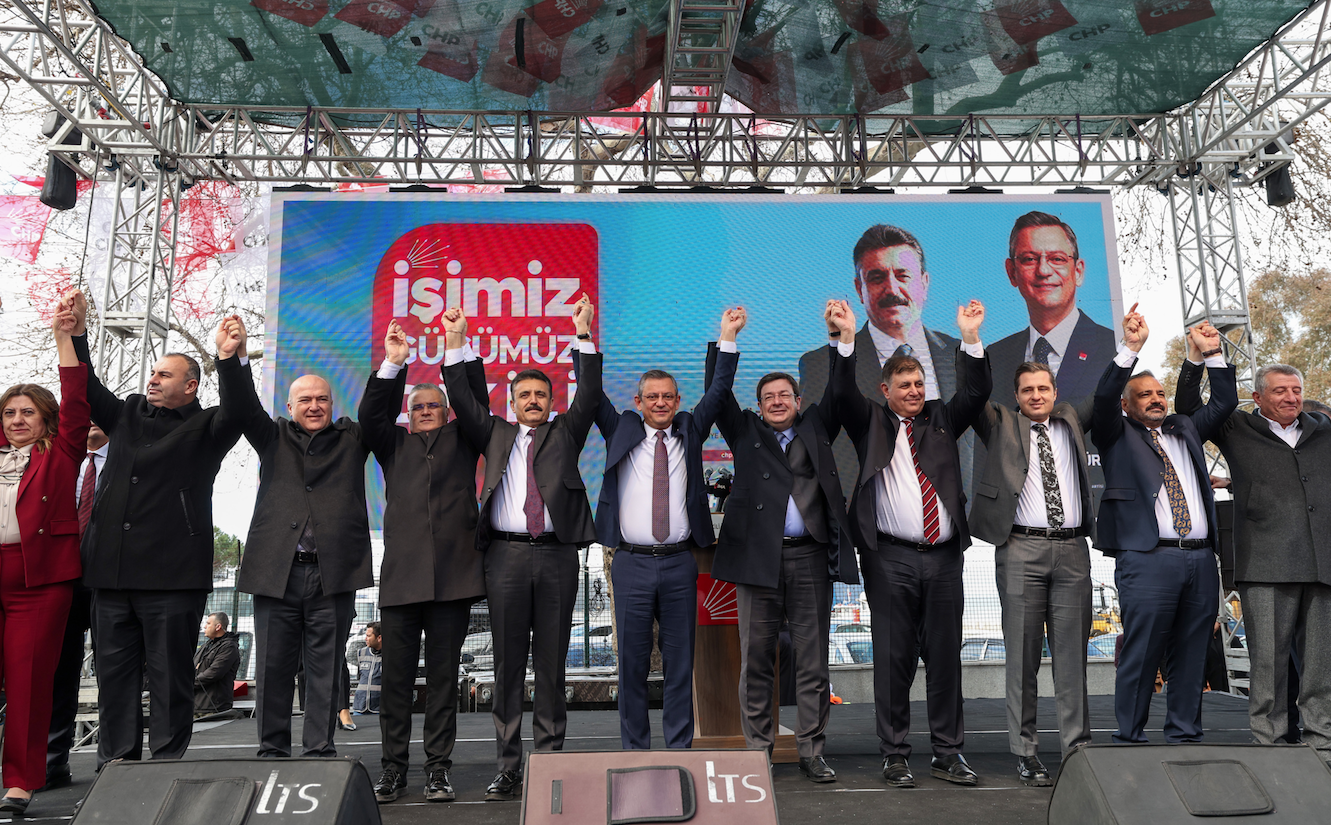 Özgür Özel, Dikili'de halkla buluştu