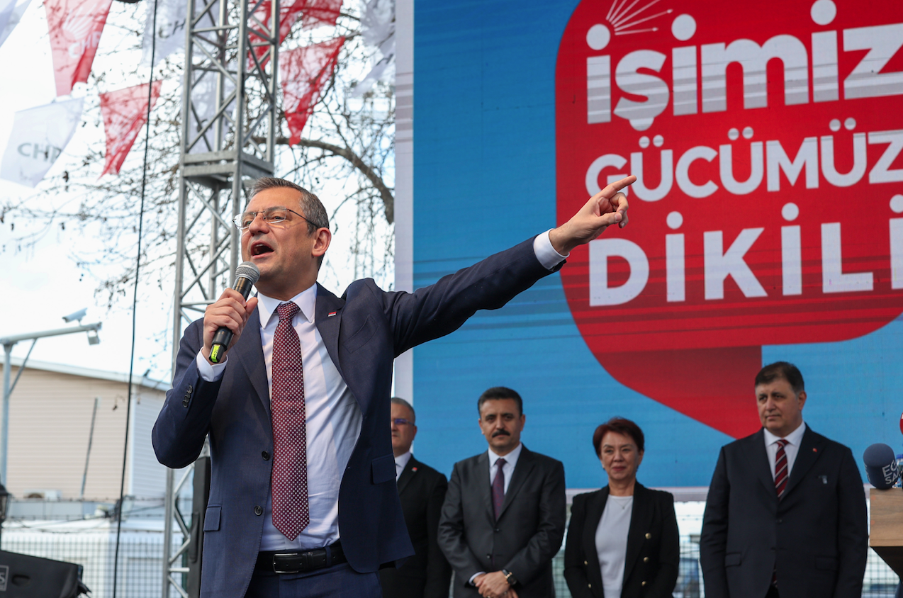 Özgür Özel, Dikili'de halkla buluştu