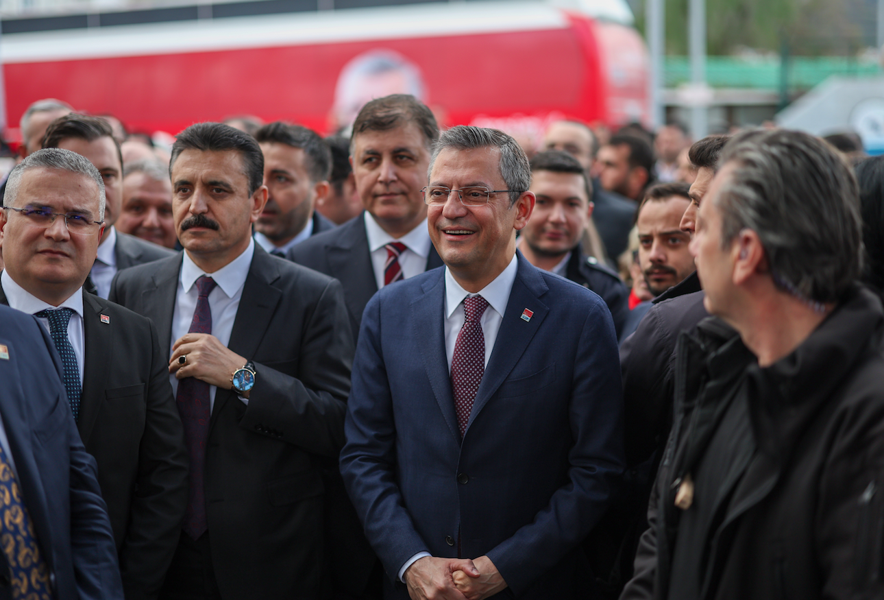 Özgür Özel, Dikili'de halkla buluştu