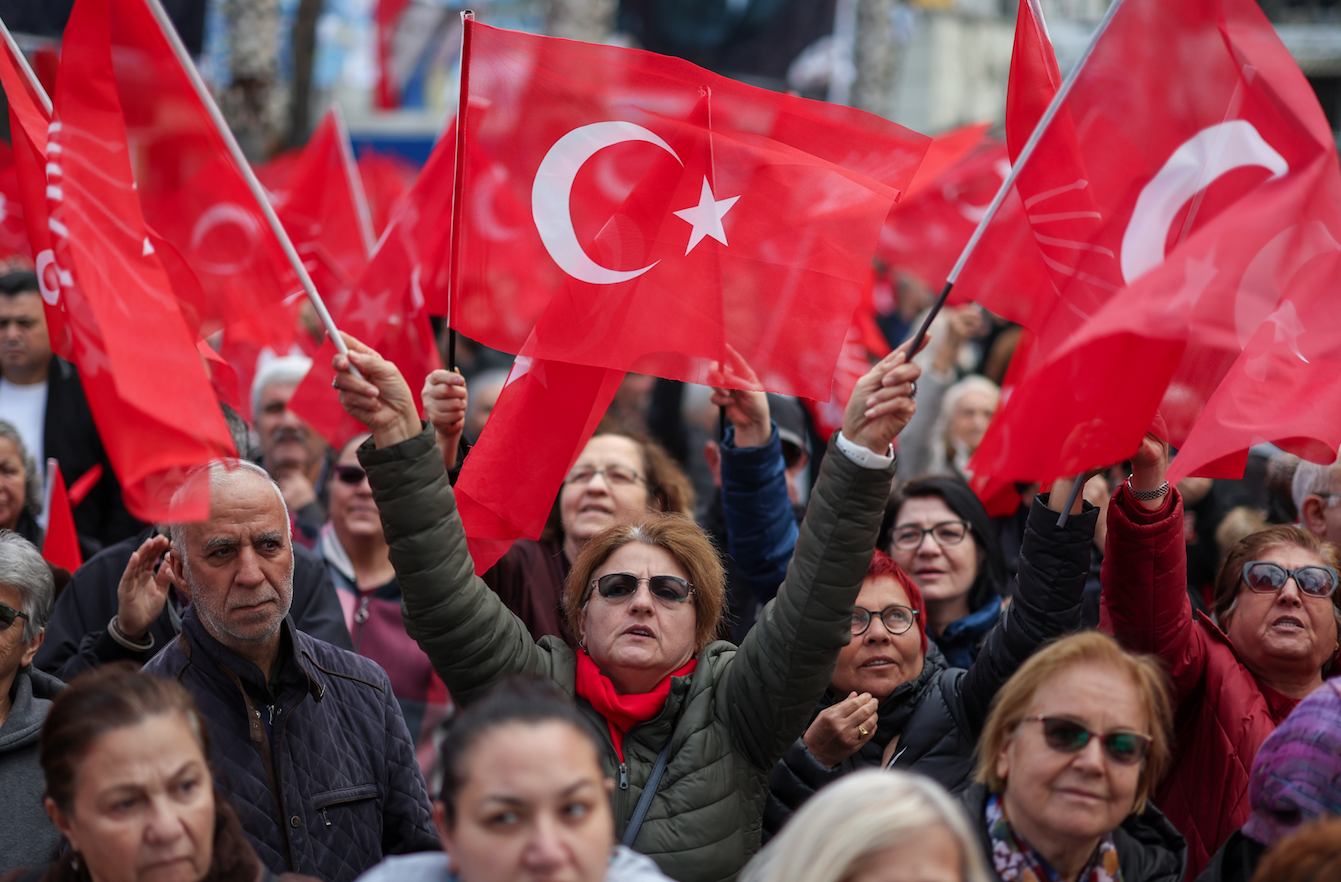 Özgür Özel, Dikili'de halkla buluştu