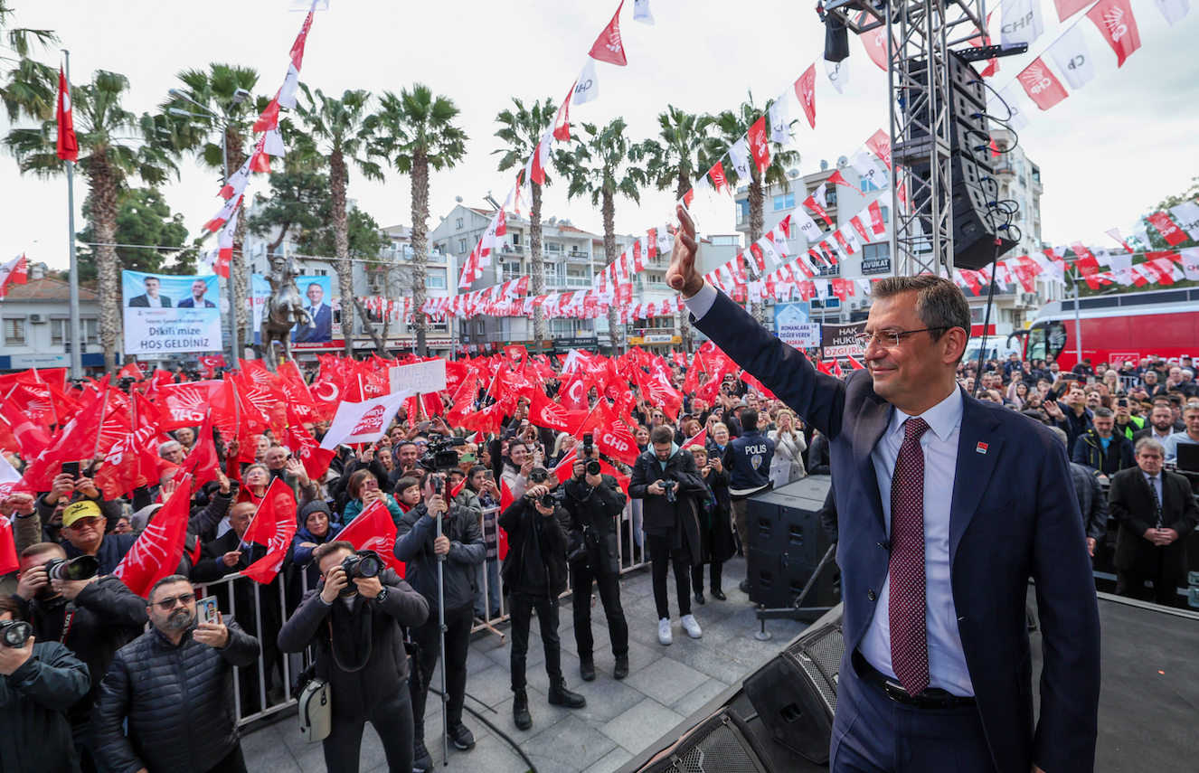 Özgür Özel, Dikili'de halkla buluştu