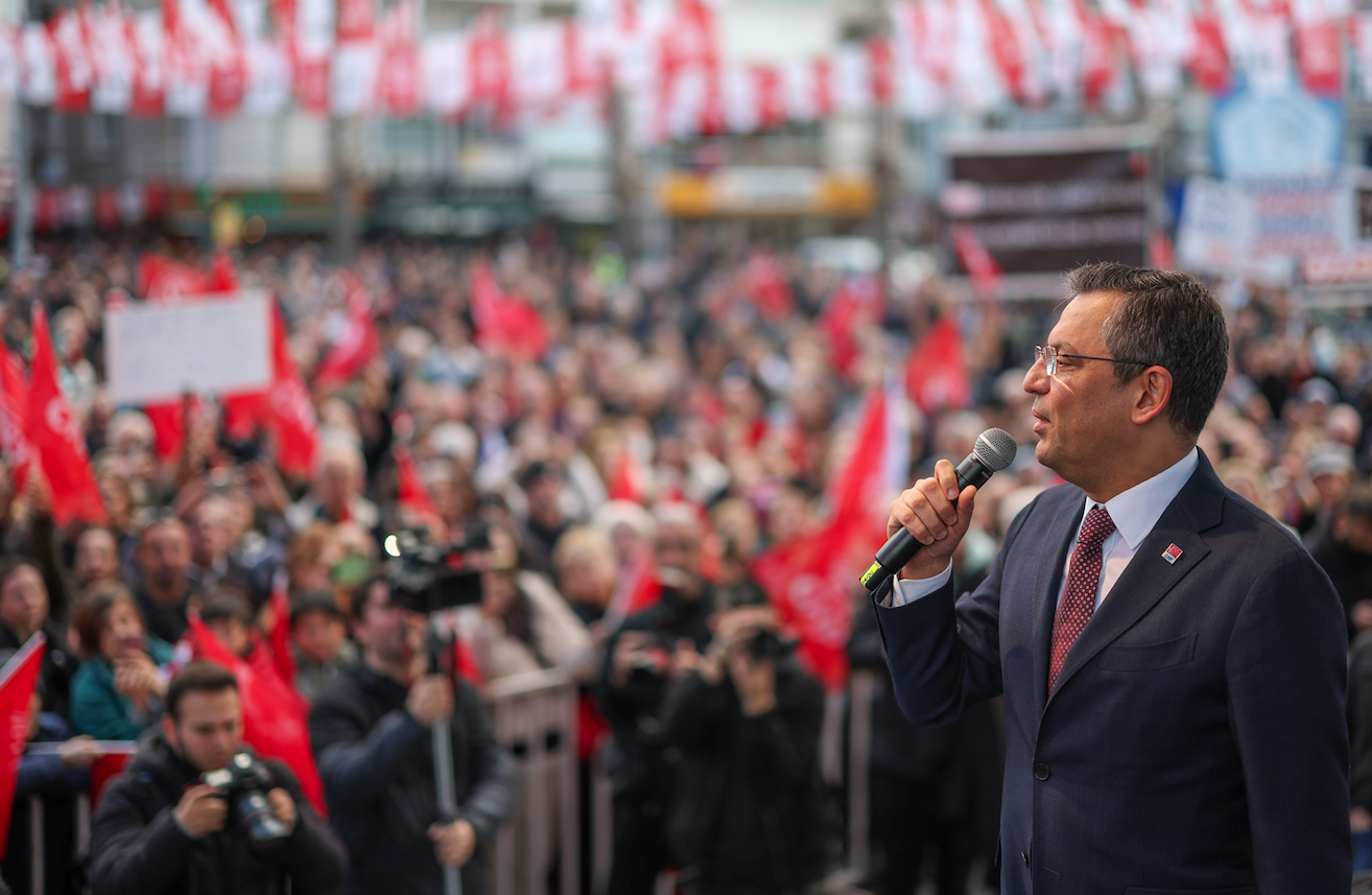 Özgür Özel, Dikili'de halkla buluştu