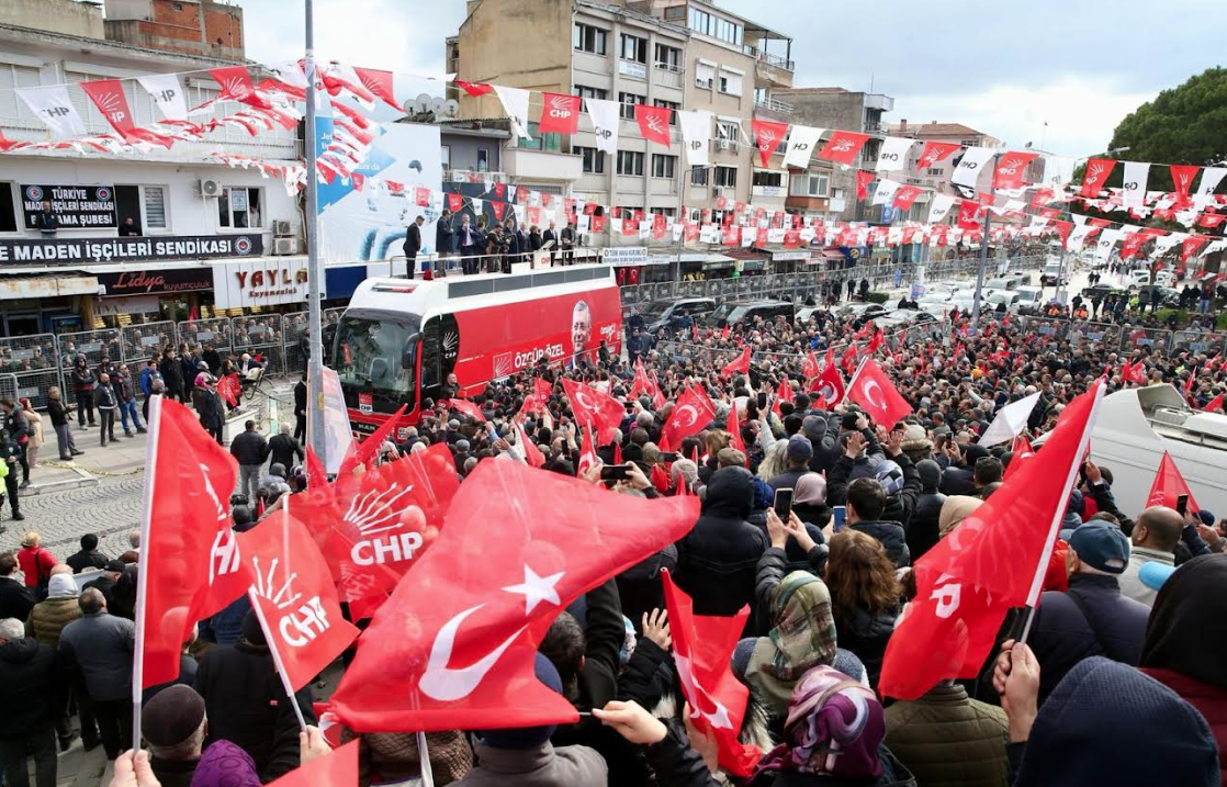 Özgür Özel, Bergama'da halkla buluştu