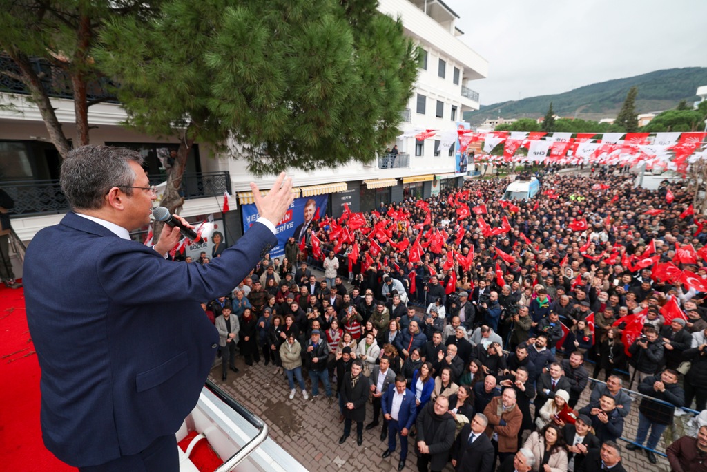 Özgür Özel, Kınık'ta halkla buluştu