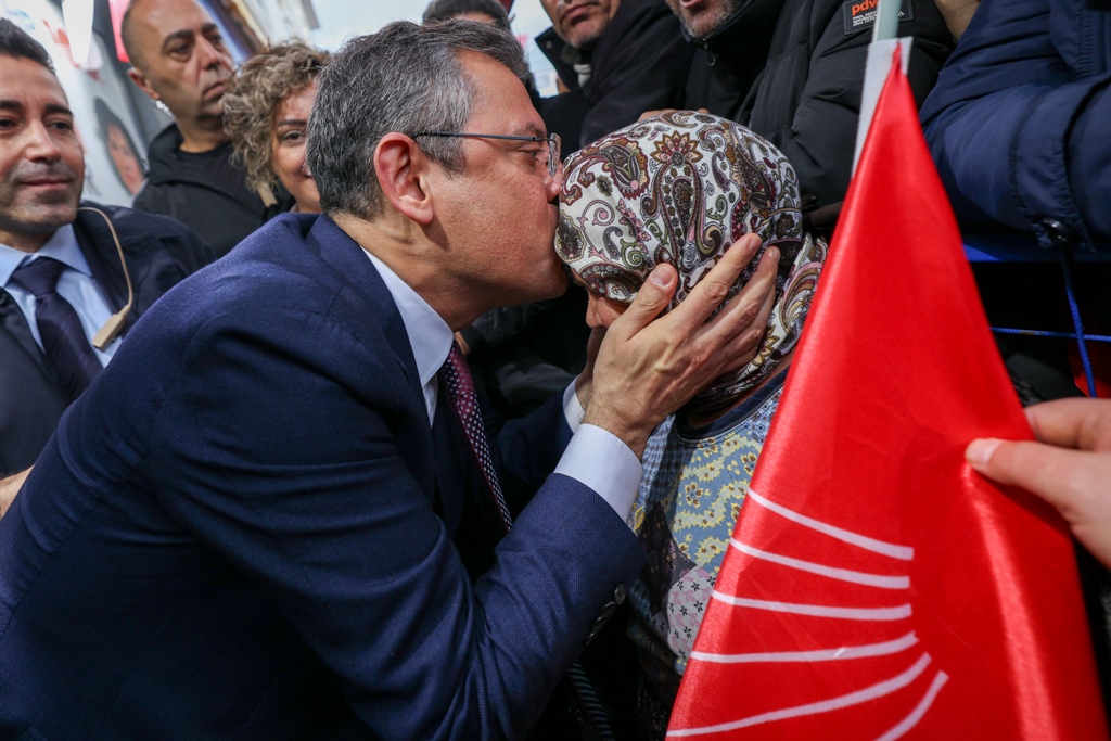 Özgür Özel, Kınık'ta halkla buluştu