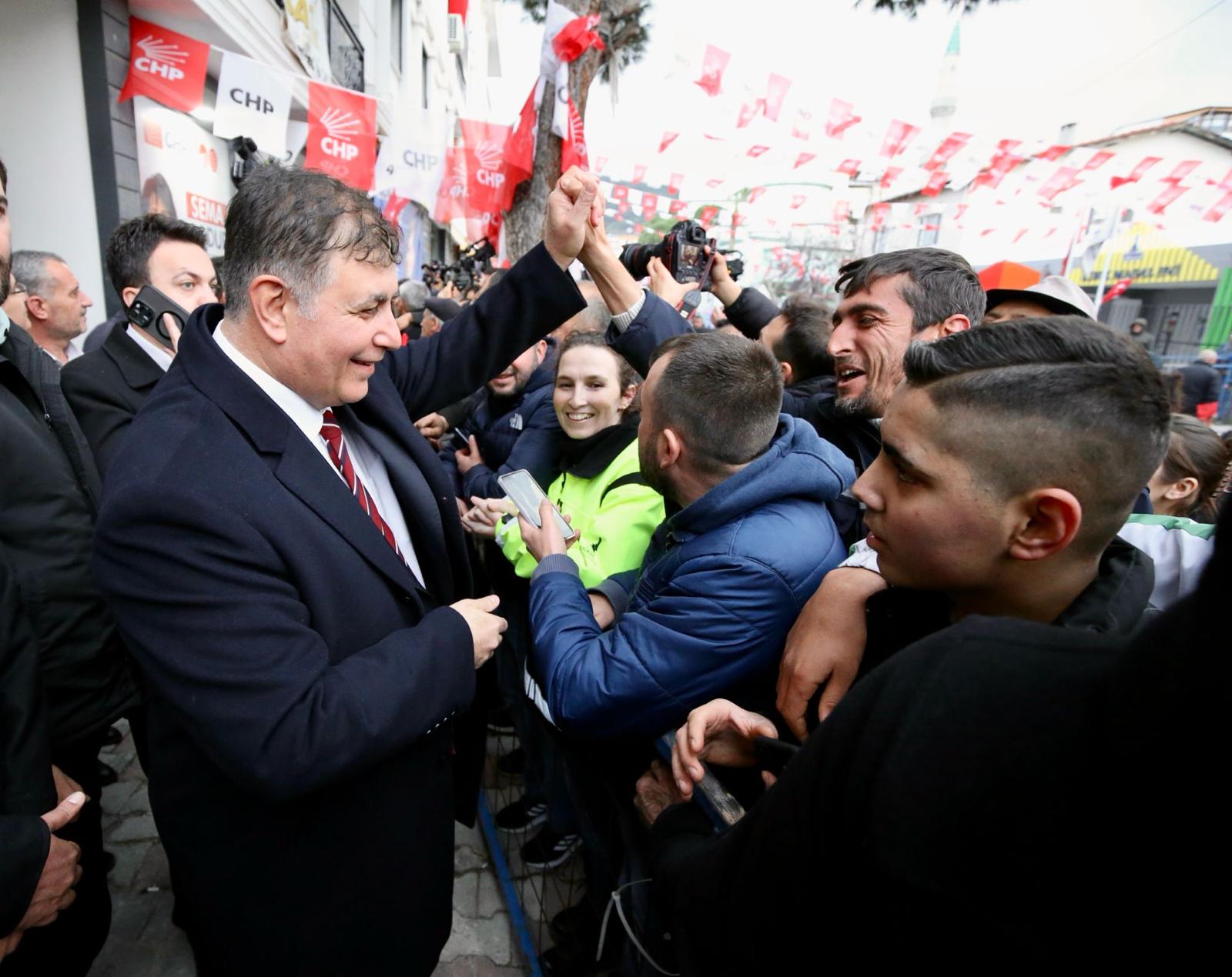 Özgür Özel, Kınık'ta halkla buluştu