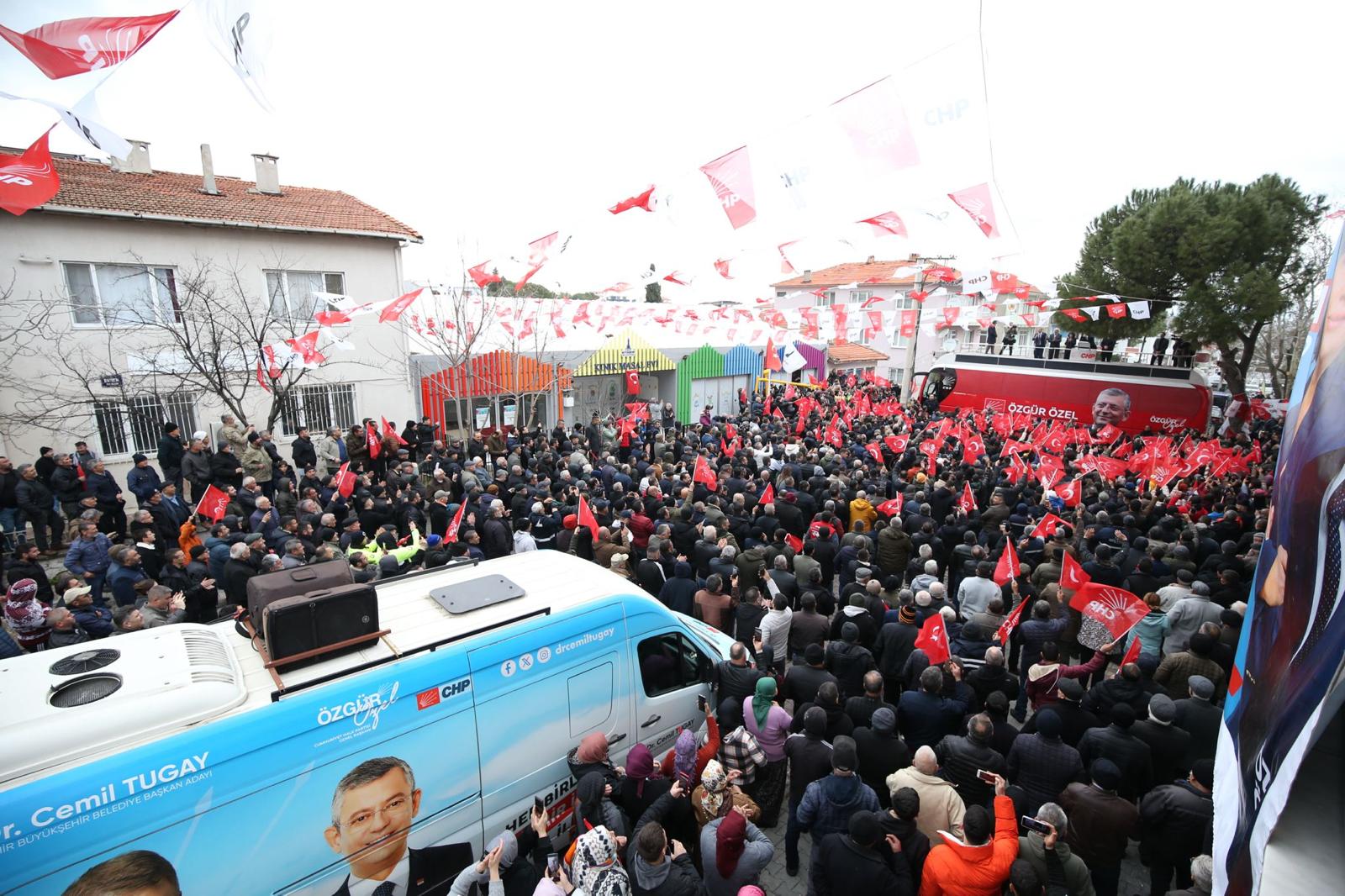 Özgür Özel, Kınık'ta halkla buluştu
