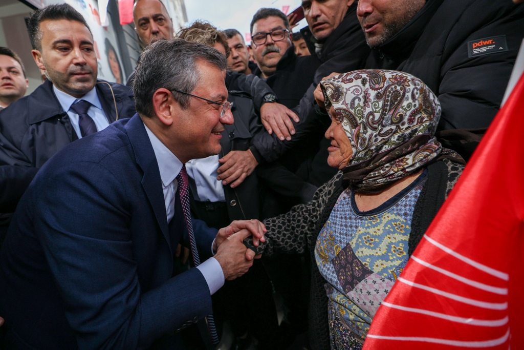 Özgür Özel, Kınık'ta halkla buluştu