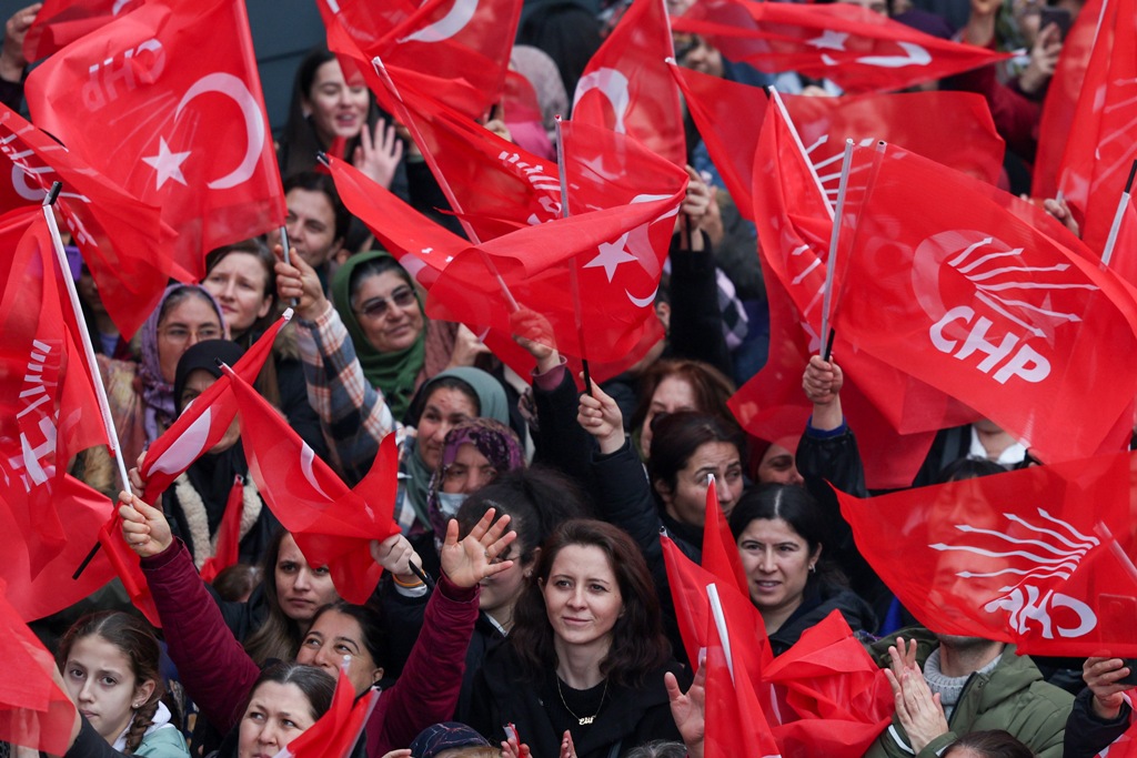 Özgür Özel, Kınık'ta halkla buluştu