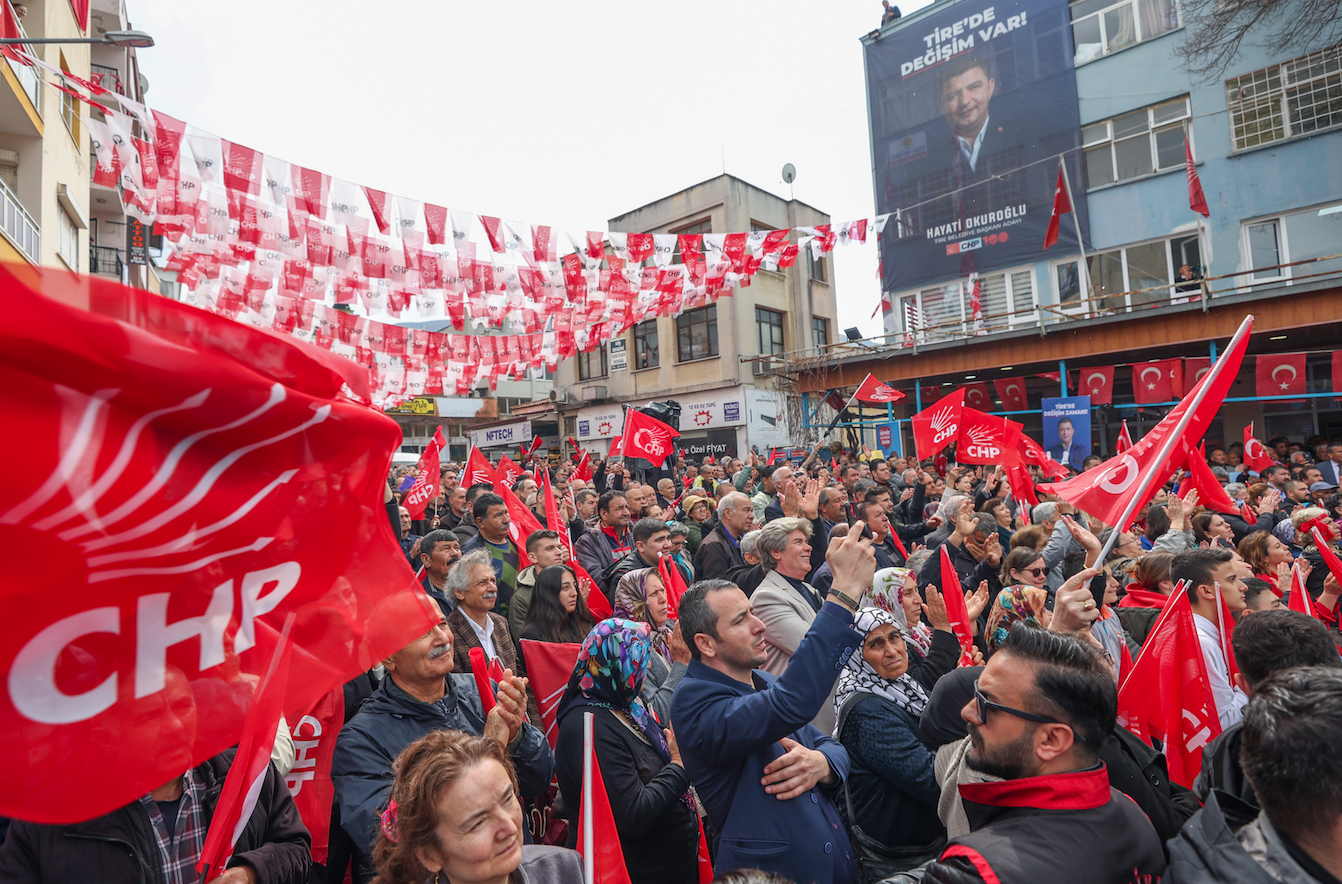 Özgür Özel, Tire'de halkla buluştu