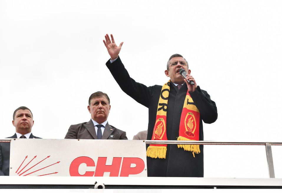 Özgür Özel, Tire'de halkla buluştu