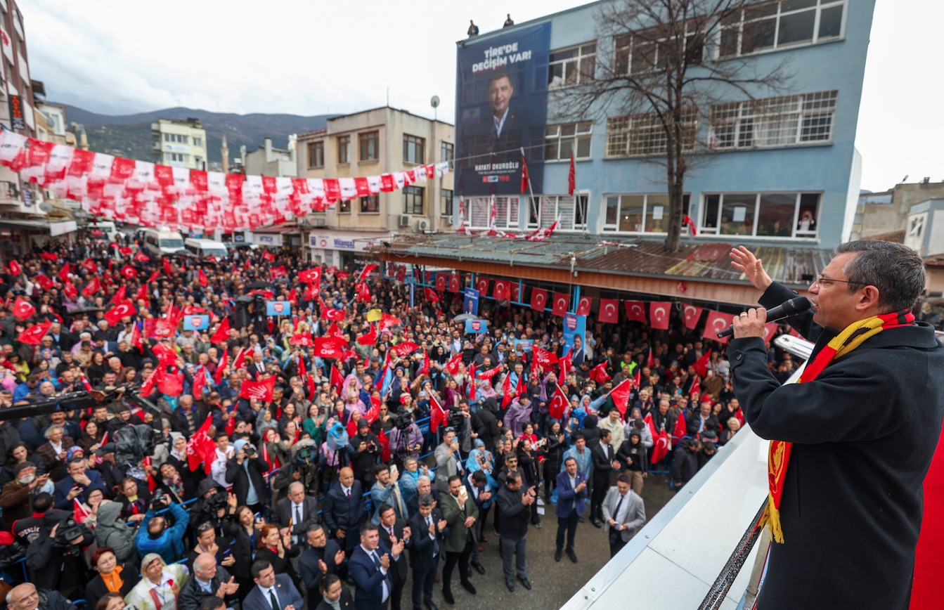 Özgür Özel, Tire'de halkla buluştu