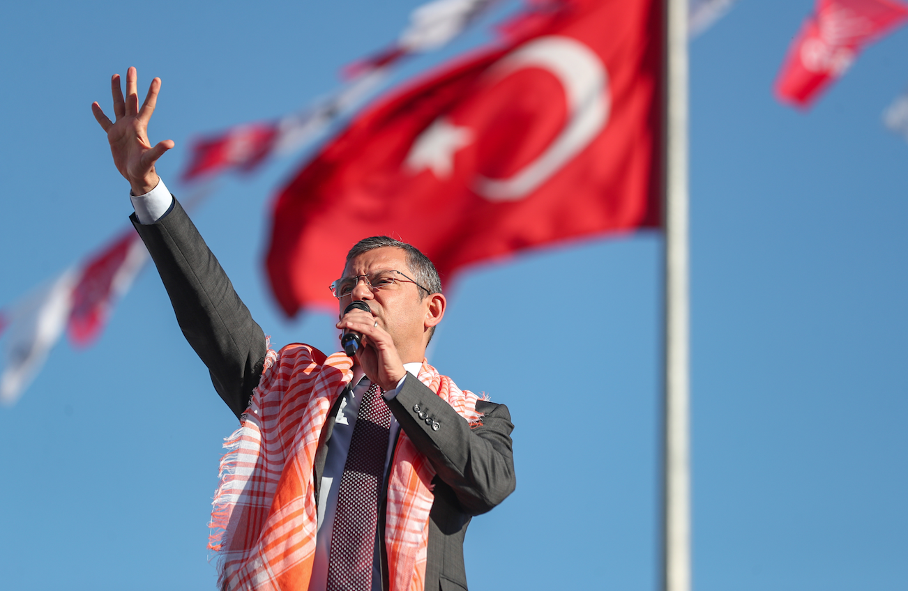 Özgür Özel, Menderes'te halkla buluştu