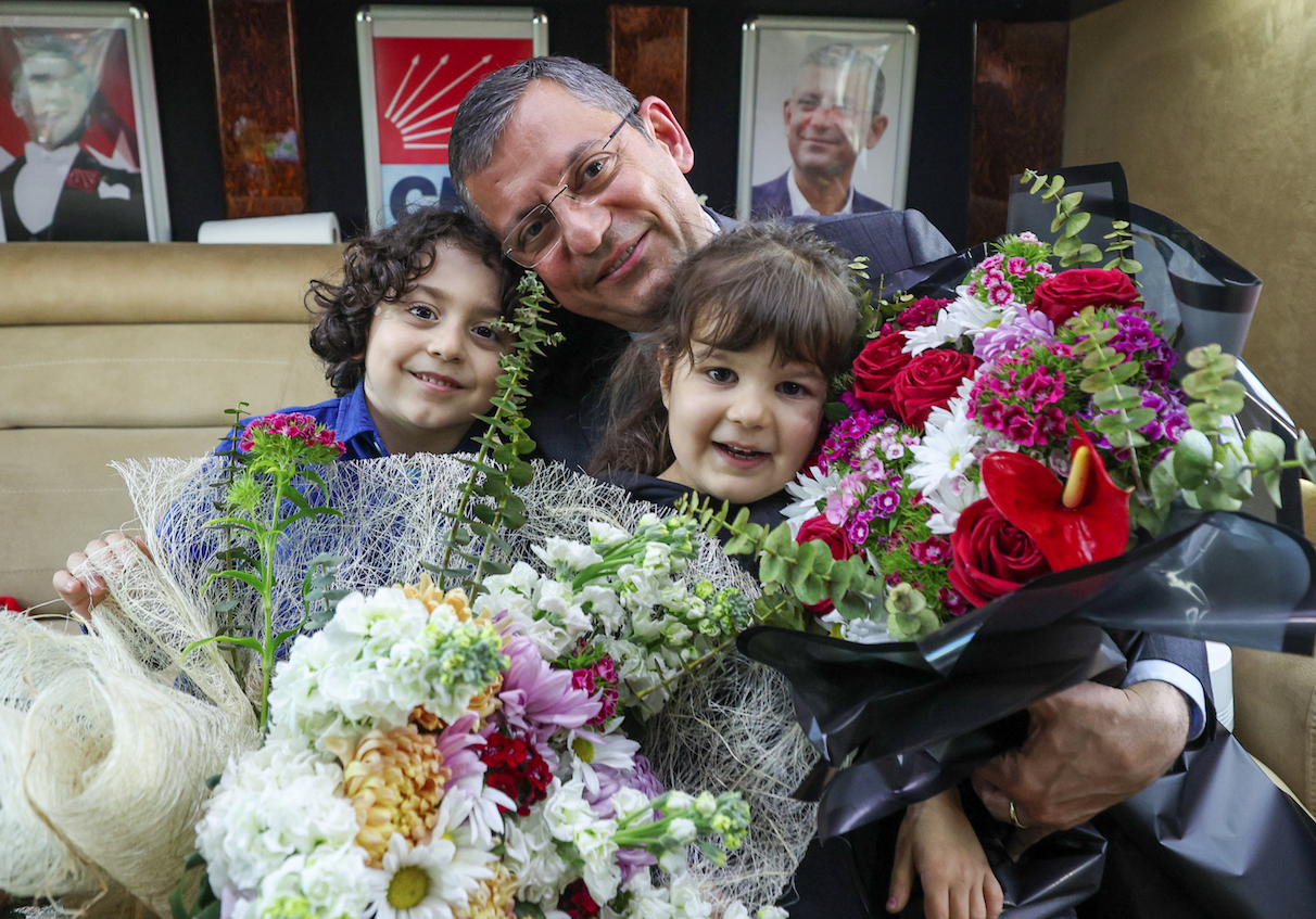 Özgür Özel, Menderes'te halkla buluştu