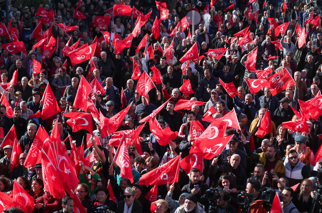 Özgür Özel, Menderes'te halkla buluştu