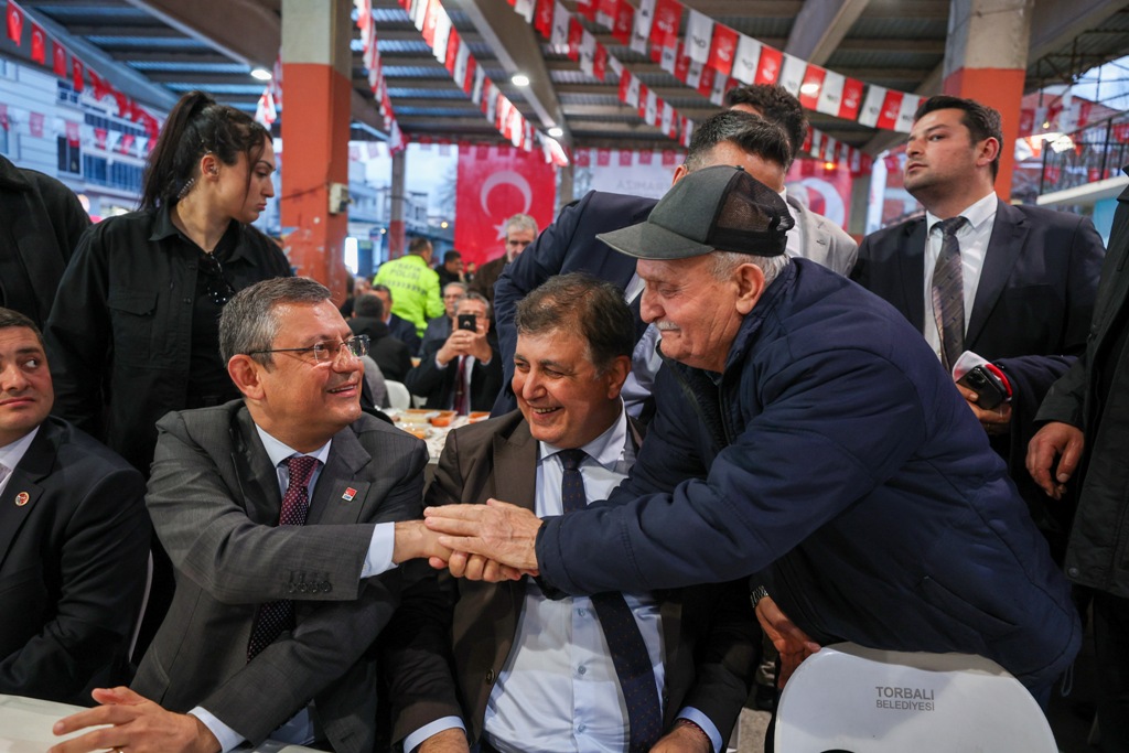 Özgür Özel, Torbalı'da halkla buluştu