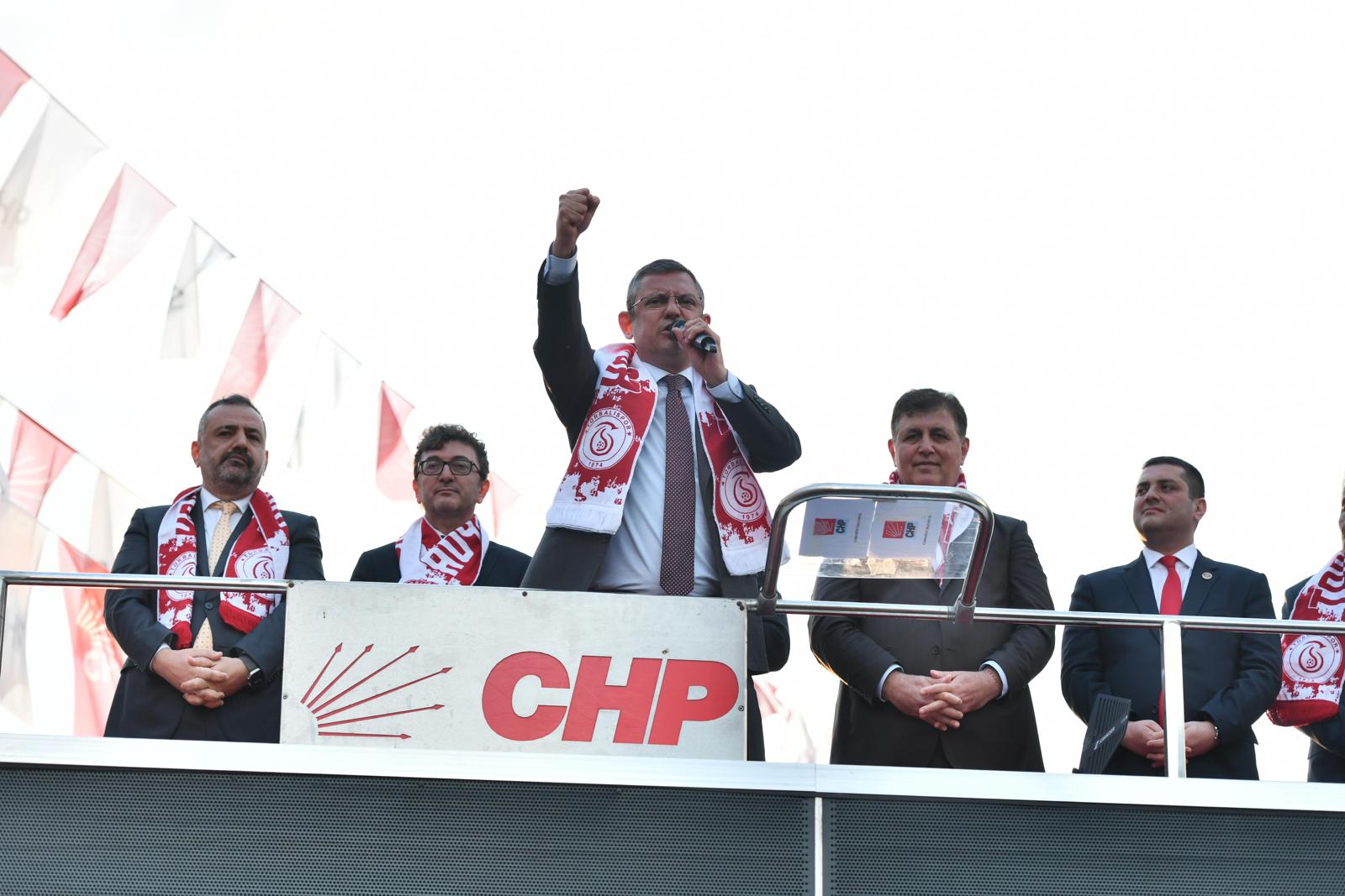 Özgür Özel, Torbalı'da halkla buluştu