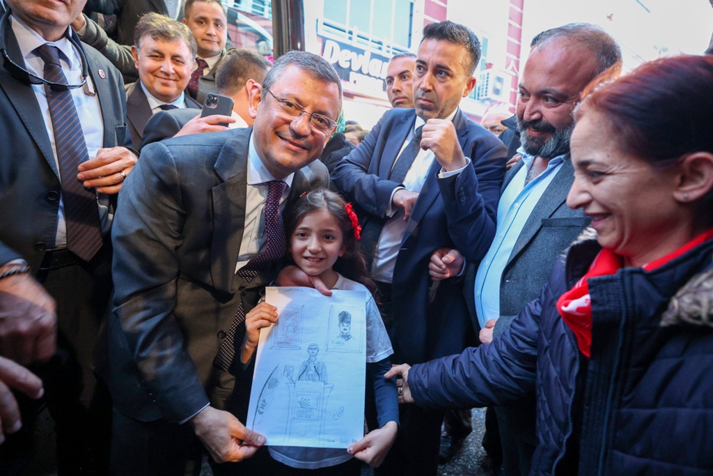 Özgür Özel, Torbalı'da halkla buluştu