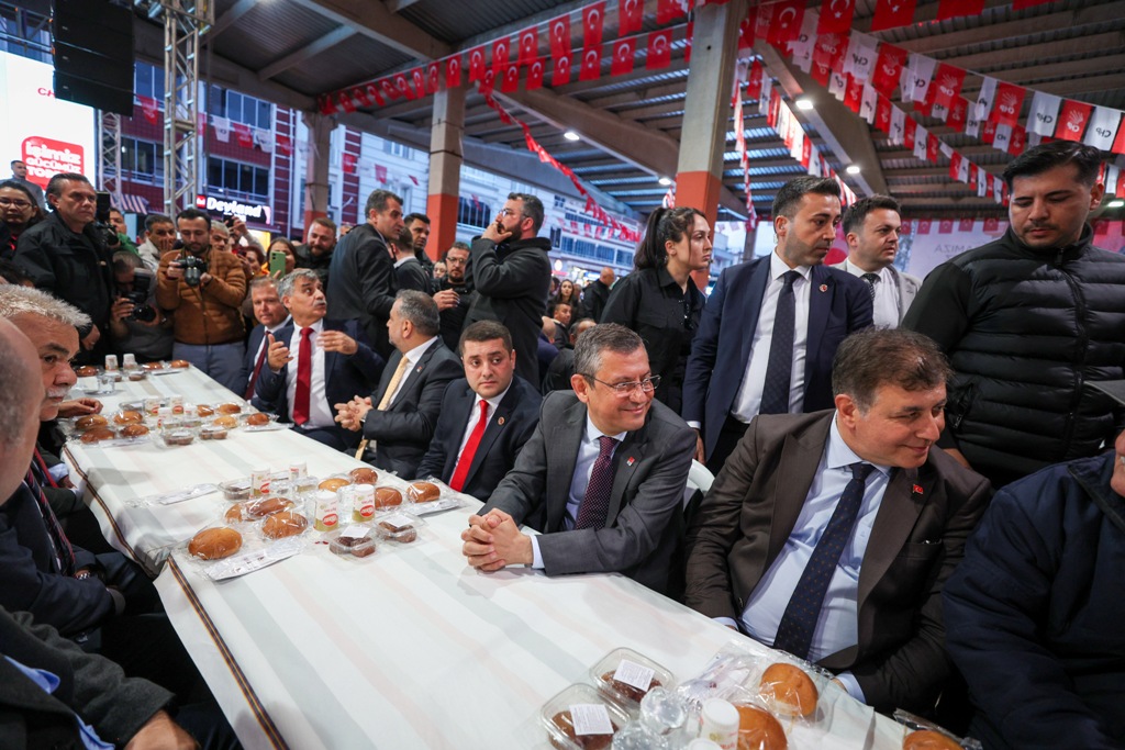 Özgür Özel, Torbalı'da halkla buluştu