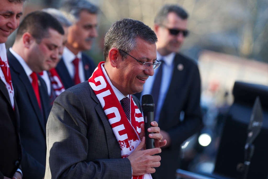 Özgür Özel, Torbalı'da halkla buluştu