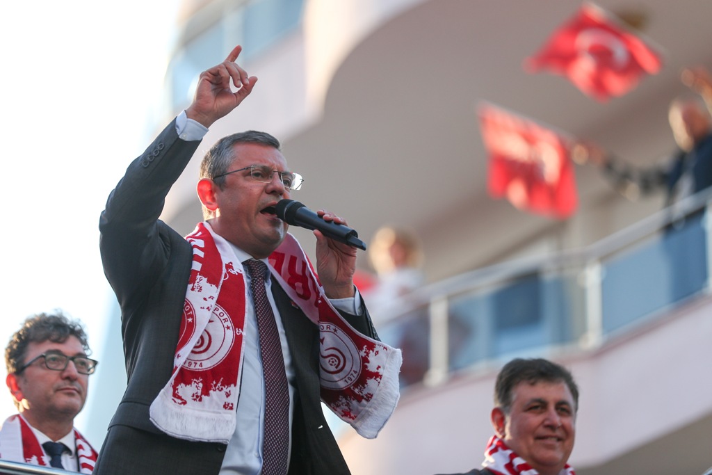 Özgür Özel, Torbalı'da halkla buluştu
