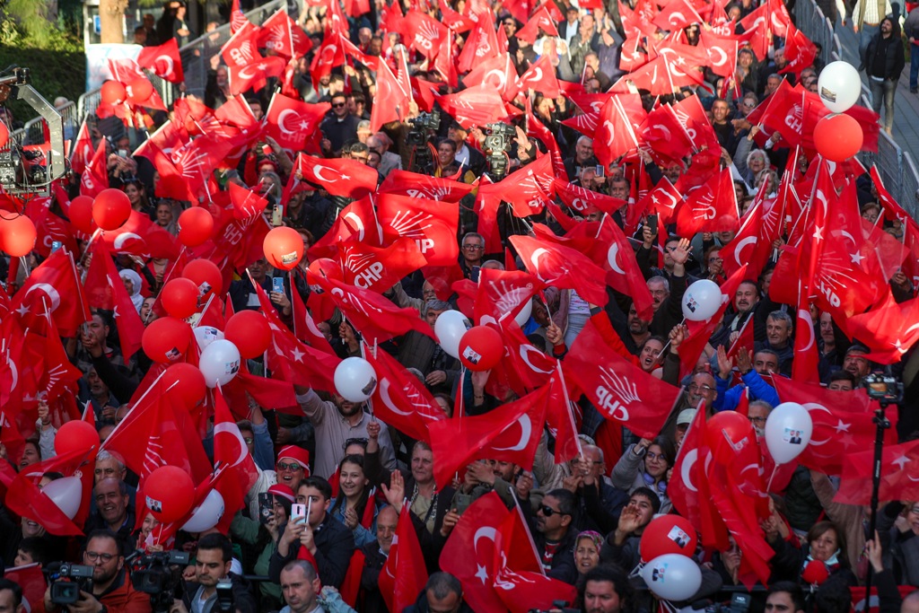 Özgür Özel, Torbalı'da halkla buluştu