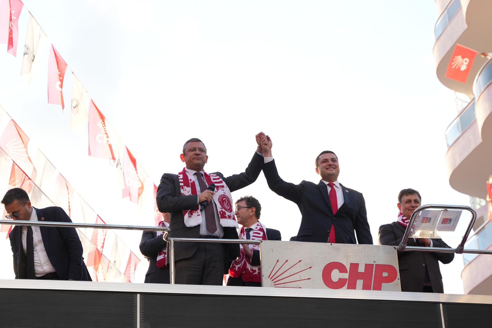 Özgür Özel, Torbalı'da halkla buluştu