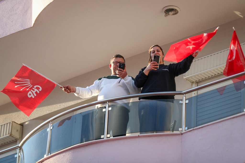Özgür Özel, Torbalı'da halkla buluştu