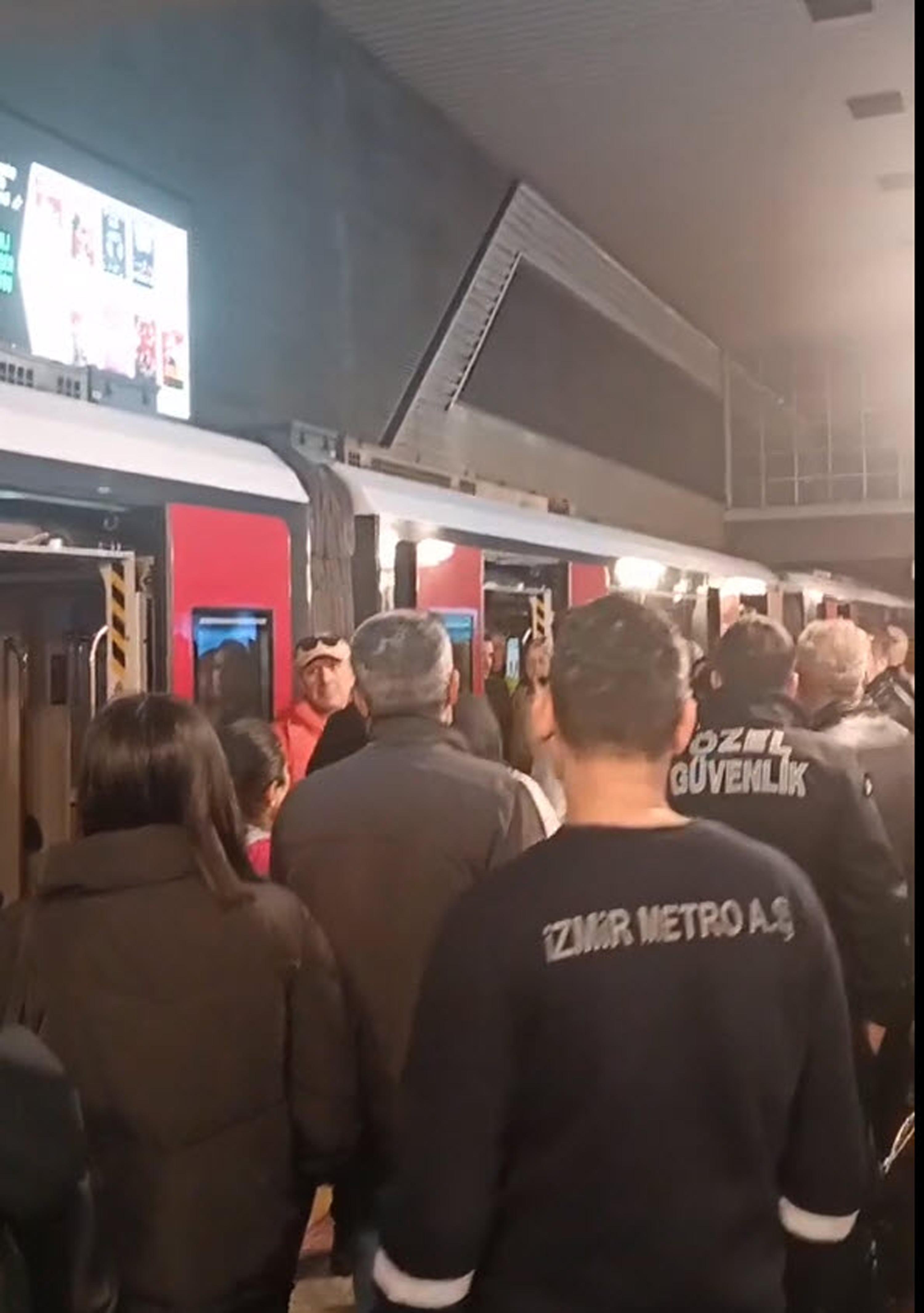İzmir Metrosu'nda gerginlik!
