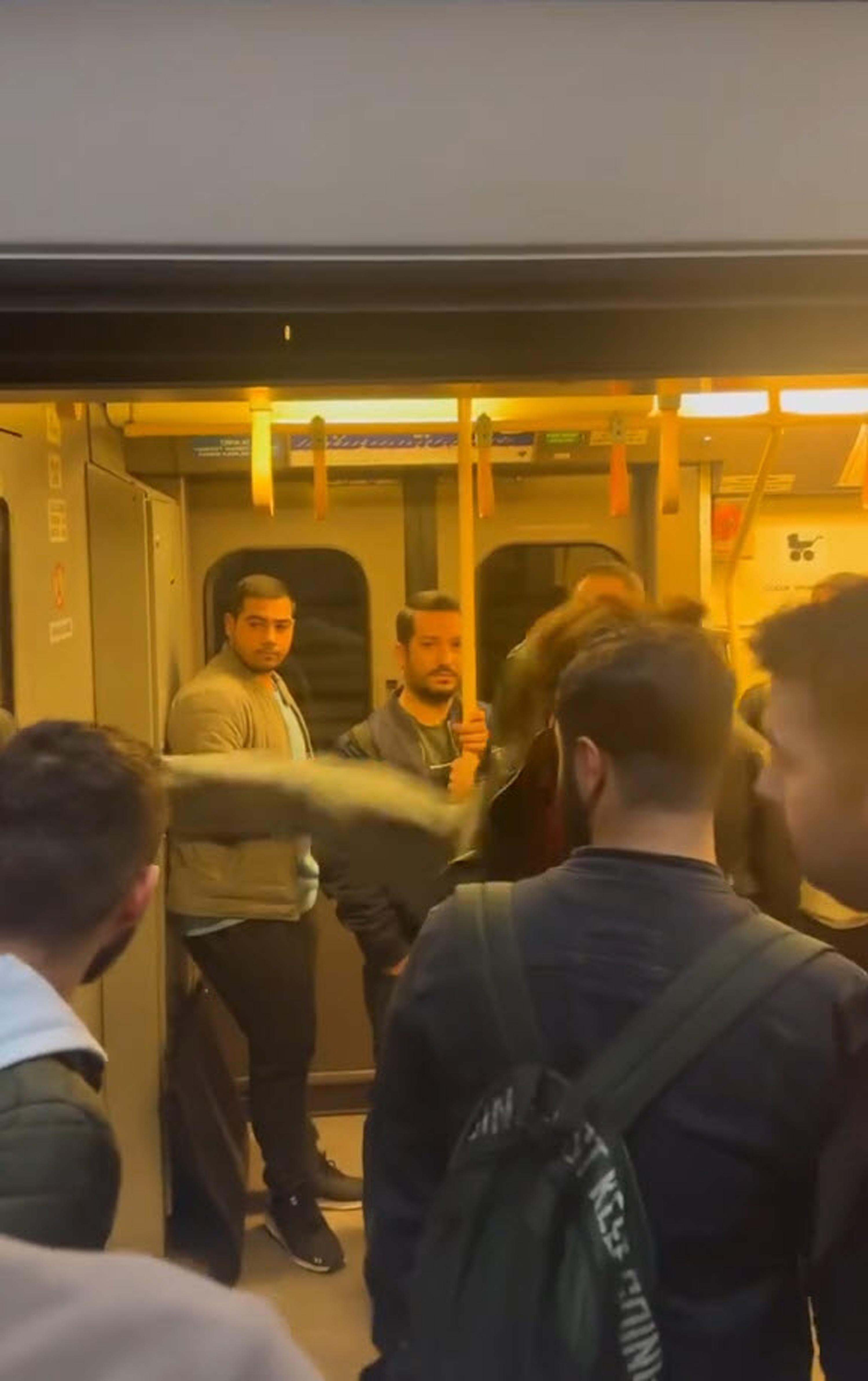 İzmir Metrosu'nda gerginlik!