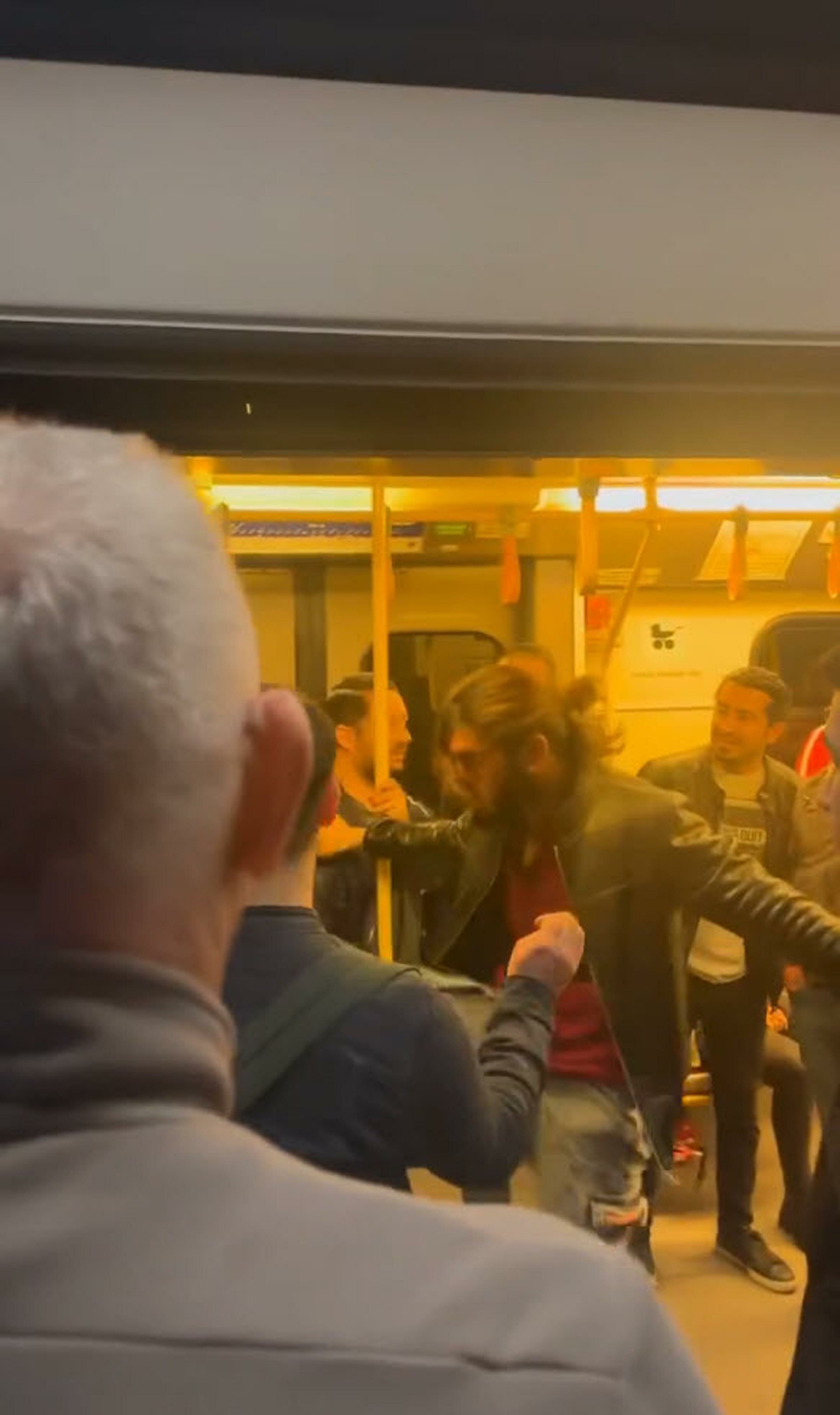 İzmir Metrosu'nda gerginlik!