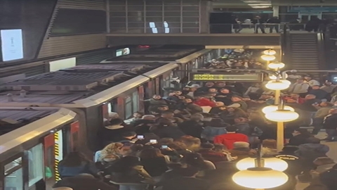 İzmir Metrosu'nda gerginlik!