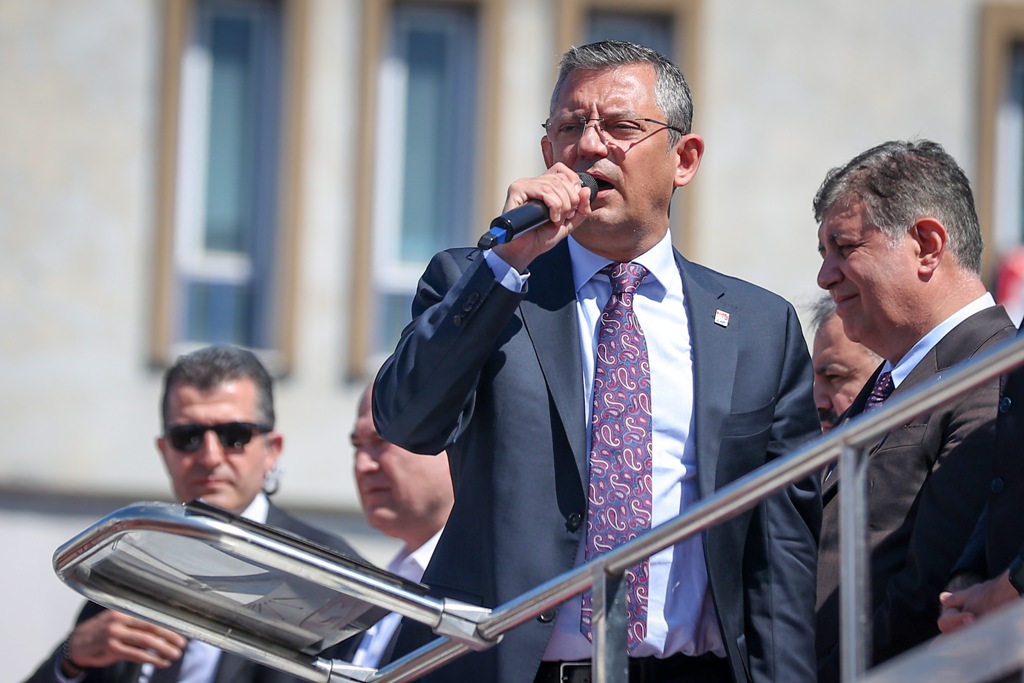 Özgür Özel, Aliağa'da vatandaşlarla buluştu