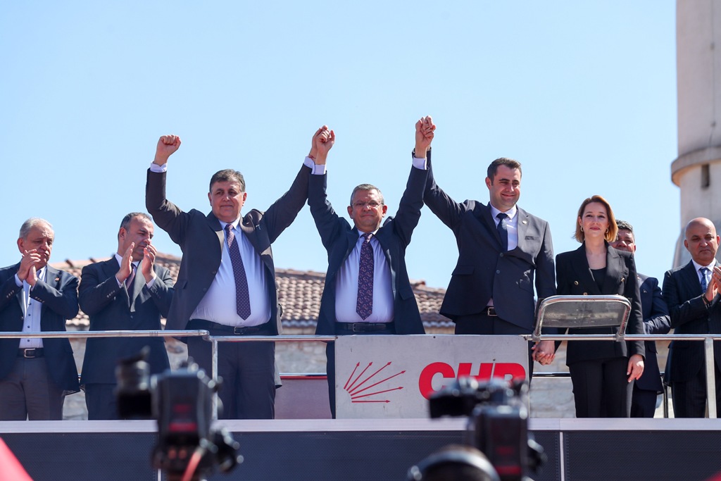 Özgür Özel, Aliağa'da vatandaşlarla buluştu