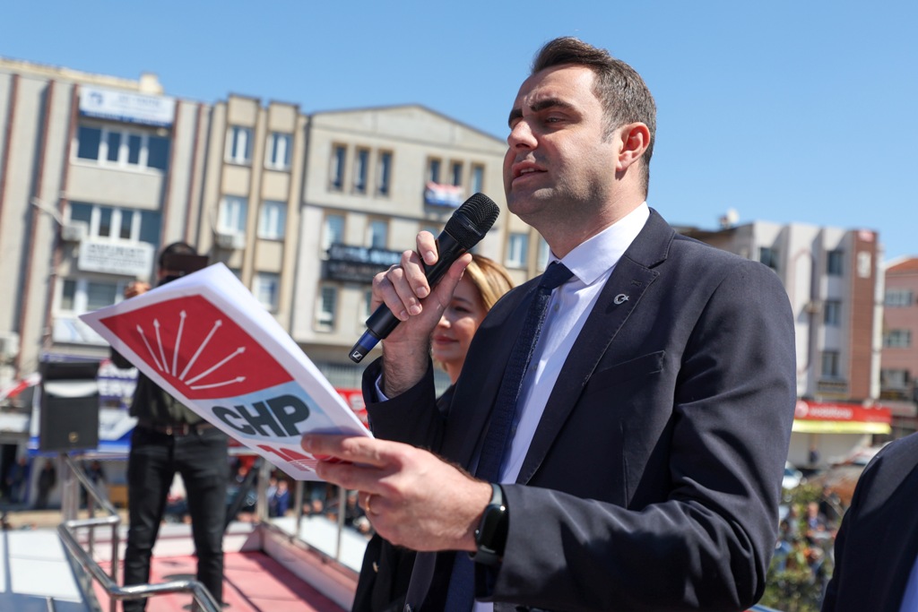 Özgür Özel, Aliağa'da vatandaşlarla buluştu