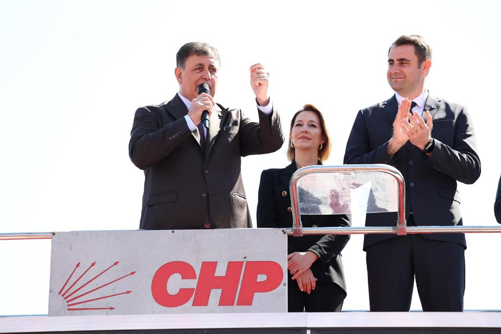 Özgür Özel, Aliağa'da vatandaşlarla buluştu