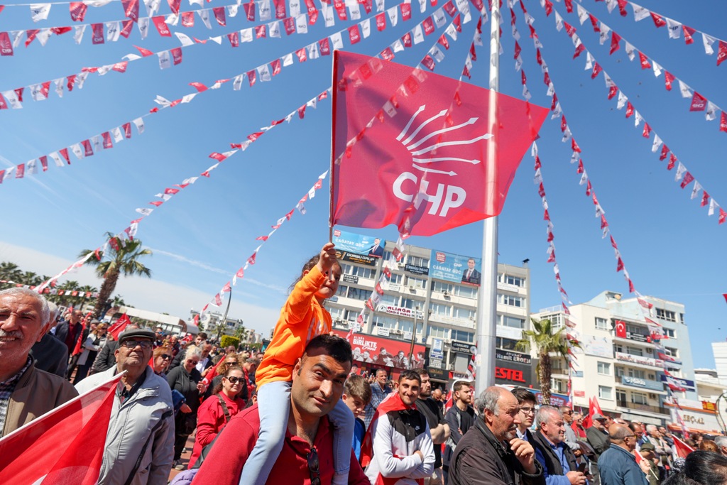 Özgür Özel, Aliağa'da vatandaşlarla buluştu
