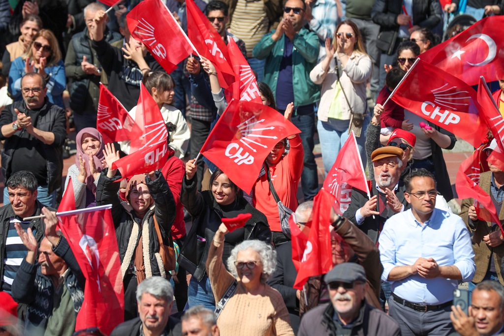 Özgür Özel, Aliağa'da vatandaşlarla buluştu