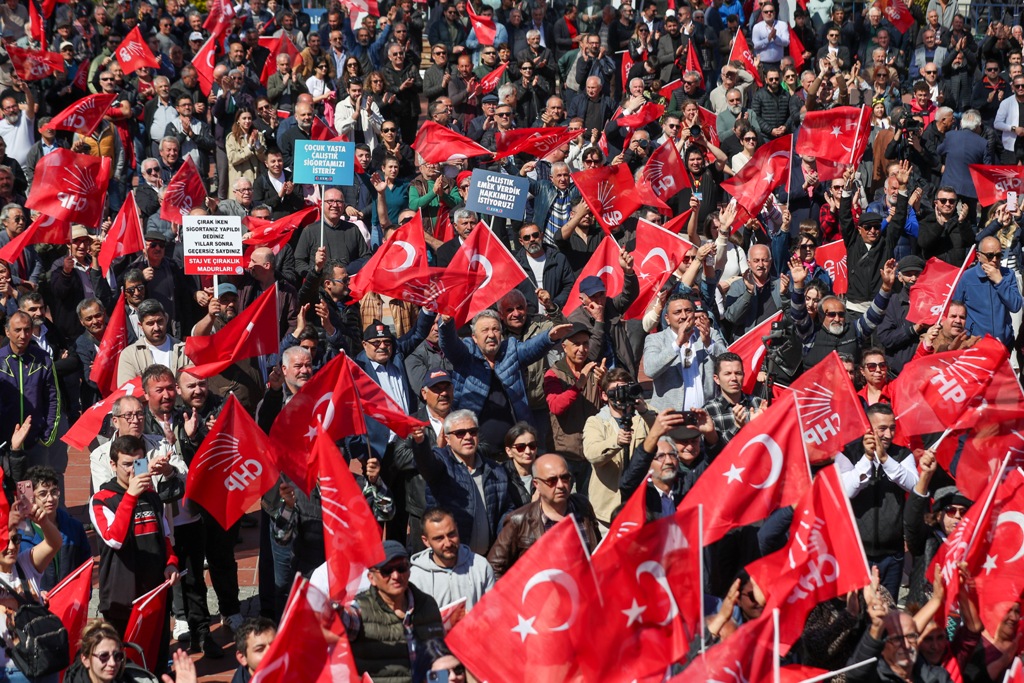 Özgür Özel, Aliağa'da vatandaşlarla buluştu