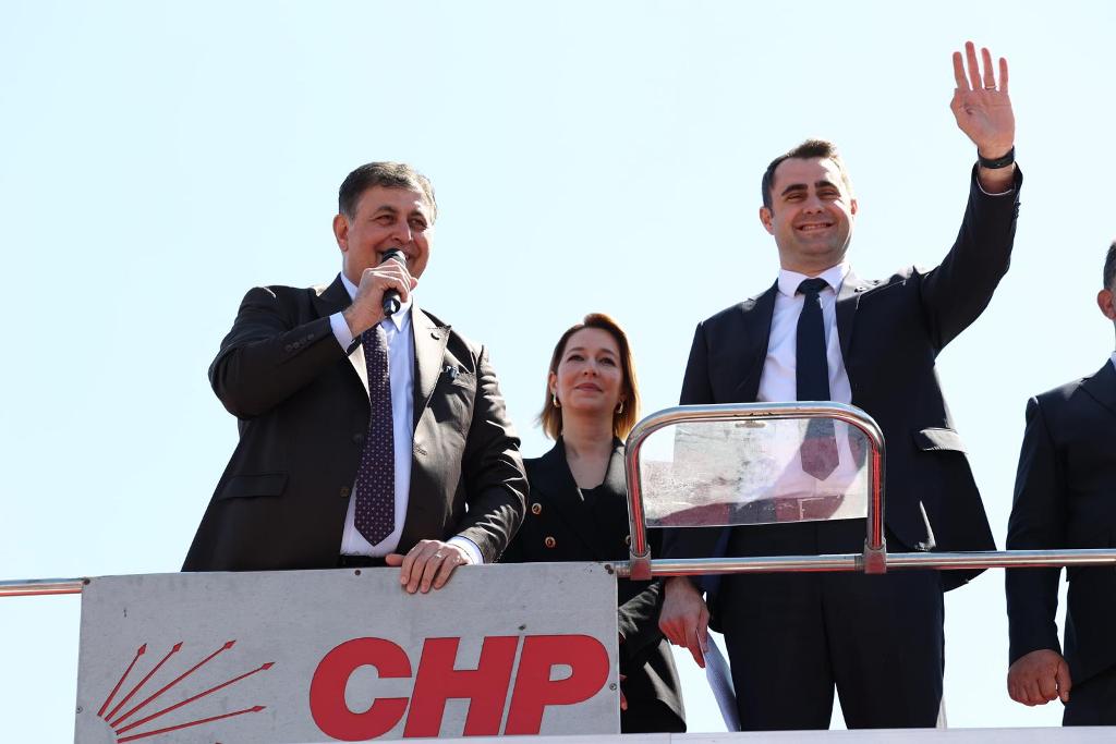 Özgür Özel, Aliağa'da vatandaşlarla buluştu
