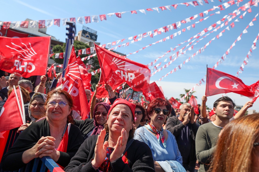 Özgür Özel, Aliağa'da vatandaşlarla buluştu