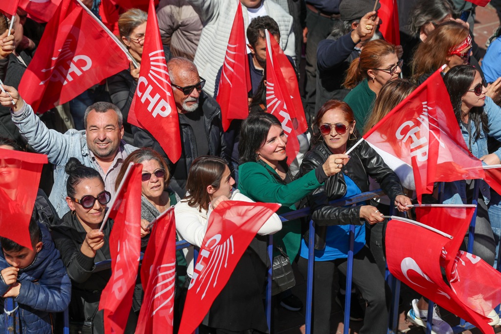 Özgür Özel, Aliağa'da vatandaşlarla buluştu