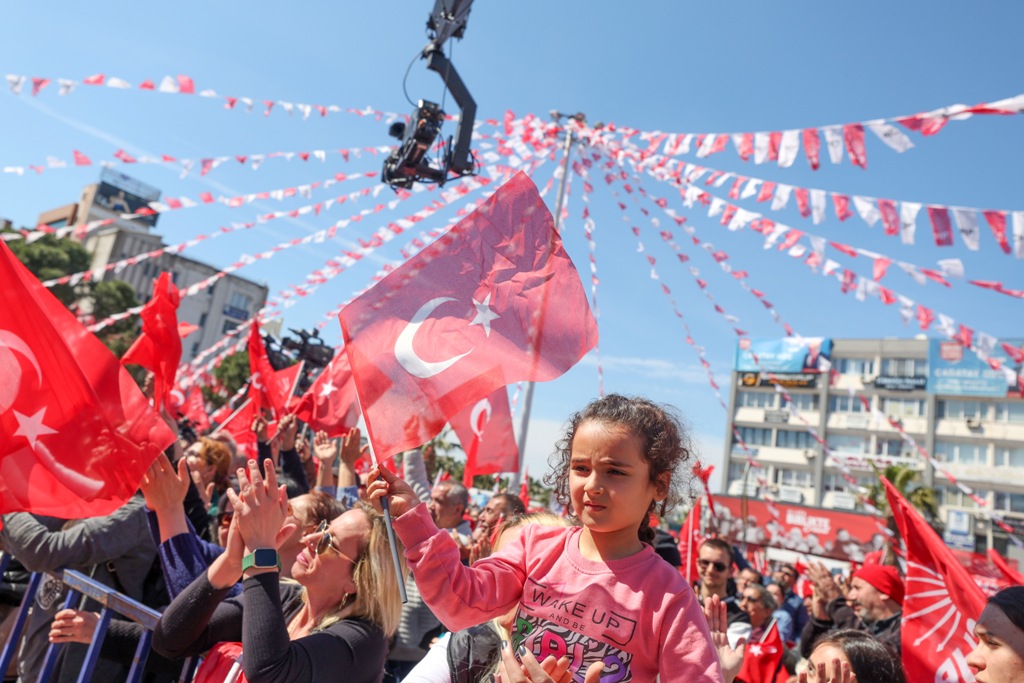 Özgür Özel, Aliağa'da vatandaşlarla buluştu