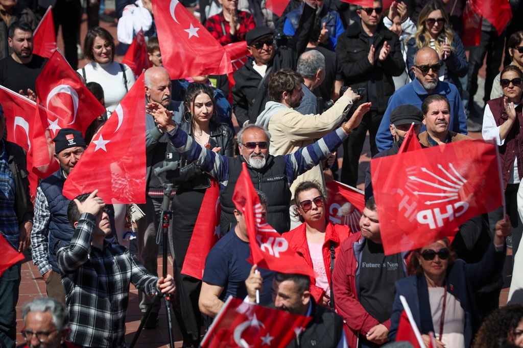 Özgür Özel, Aliağa'da vatandaşlarla buluştu