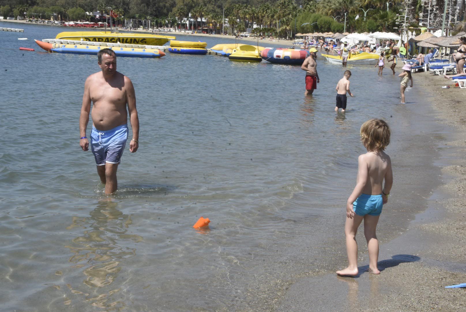 Bodrum'da plajlarda 'bayram' yoğunluğu