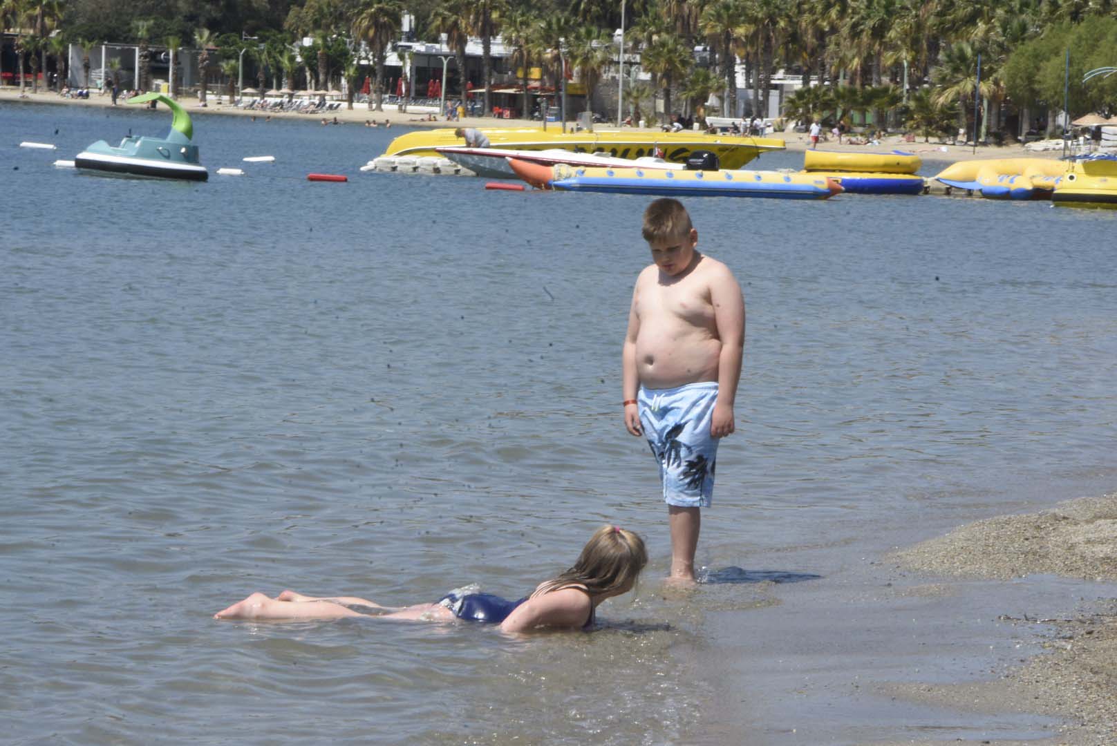 Bodrum'da plajlarda 'bayram' yoğunluğu