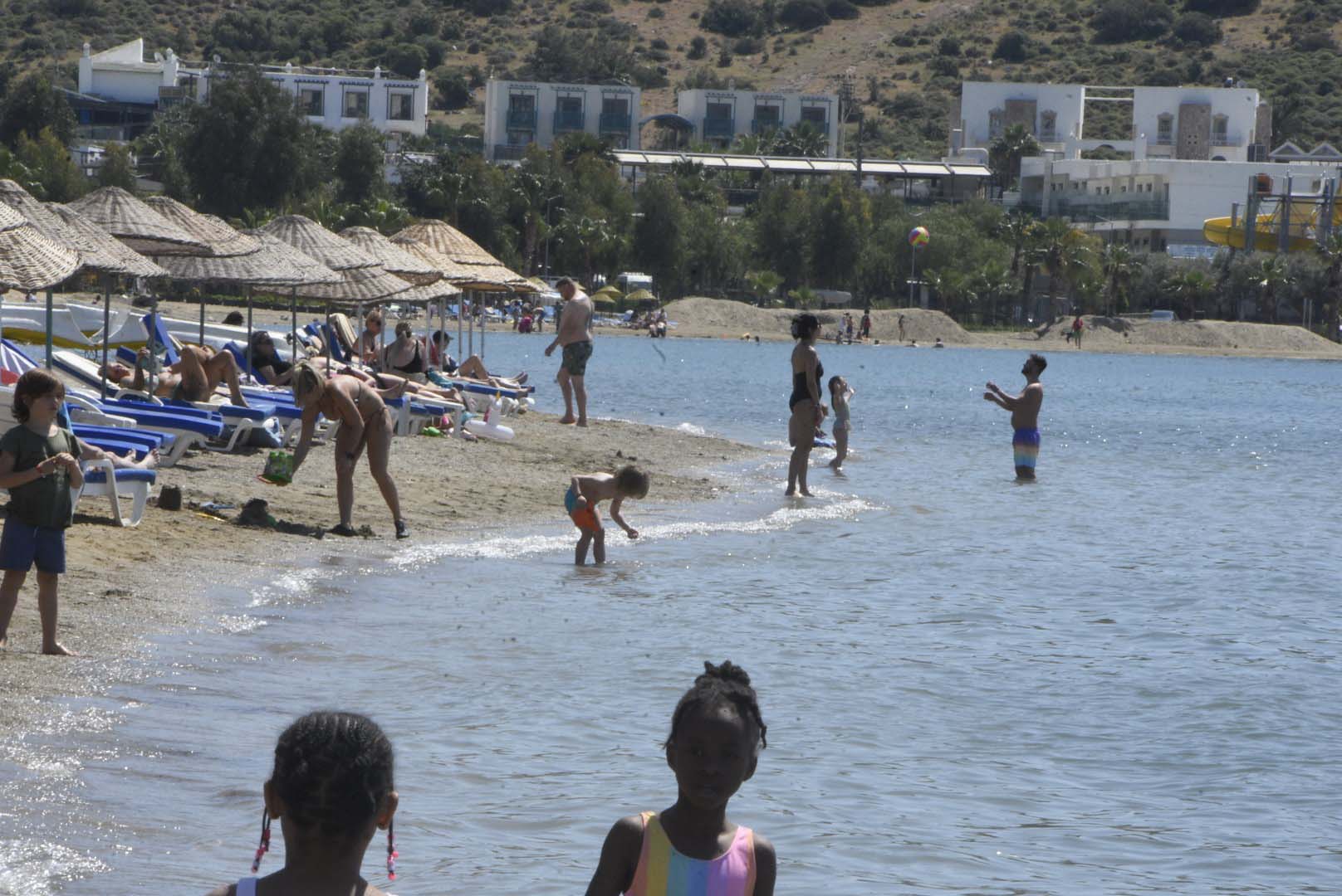 Bodrum'da plajlarda 'bayram' yoğunluğu