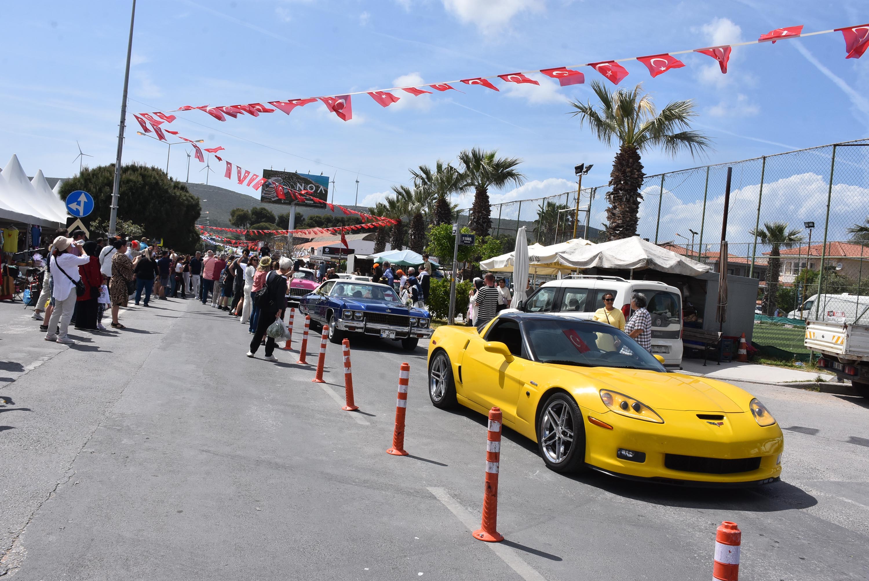 Alaçatı Ot Festivali'nde renkli kortej