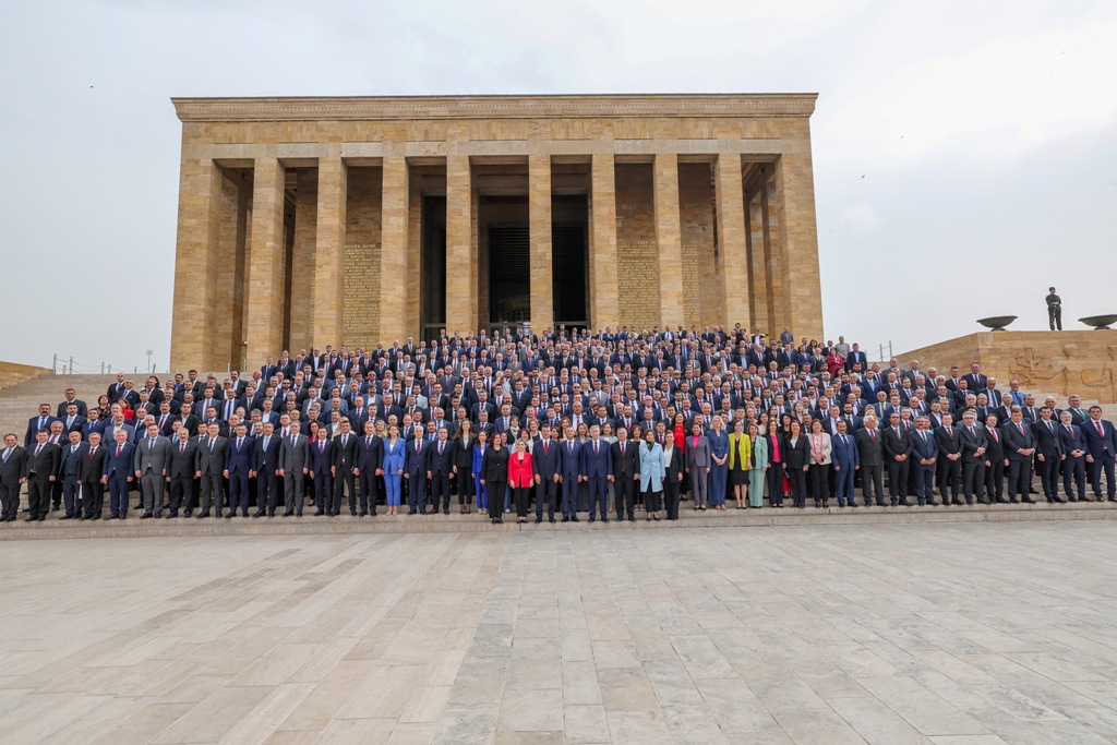 CHP heyeti Anıtkabir'de