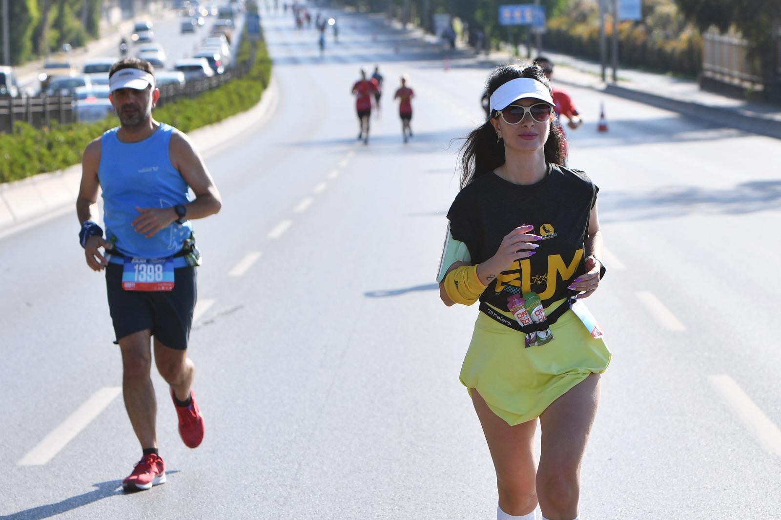 Türkiye’nin en hızlı maratonu Maraton İzmir koşuldu